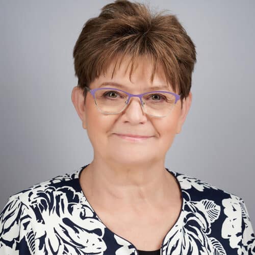 Ridegné Cseke Irén Egészségügyi szakoktató-mentortanár, pedagógiai előadó, közoktatásvezető, intenzív terápiás ápoló Pannon Kincstár, oktató