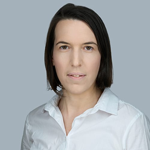 Dr. Abonyi Katalin dr. Abonyi Katalin, rendészeti szervező, a Pannon Kincstár személy-és vagyonőr oktatója