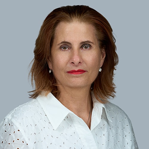 Dr. Deli Betty Adrien Dr. Deli Betty Adrienn, a Pannon Kincstár oktatója, közbeszerzési szakértő képzés